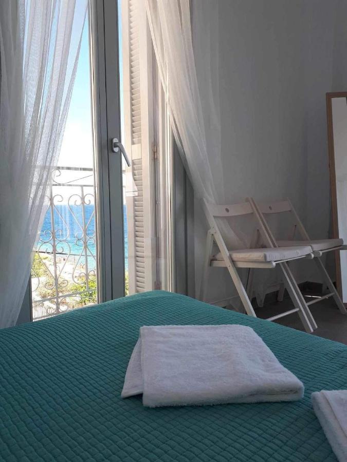 Seaside Serenade 1, Suite Ermoupoli Exterior foto